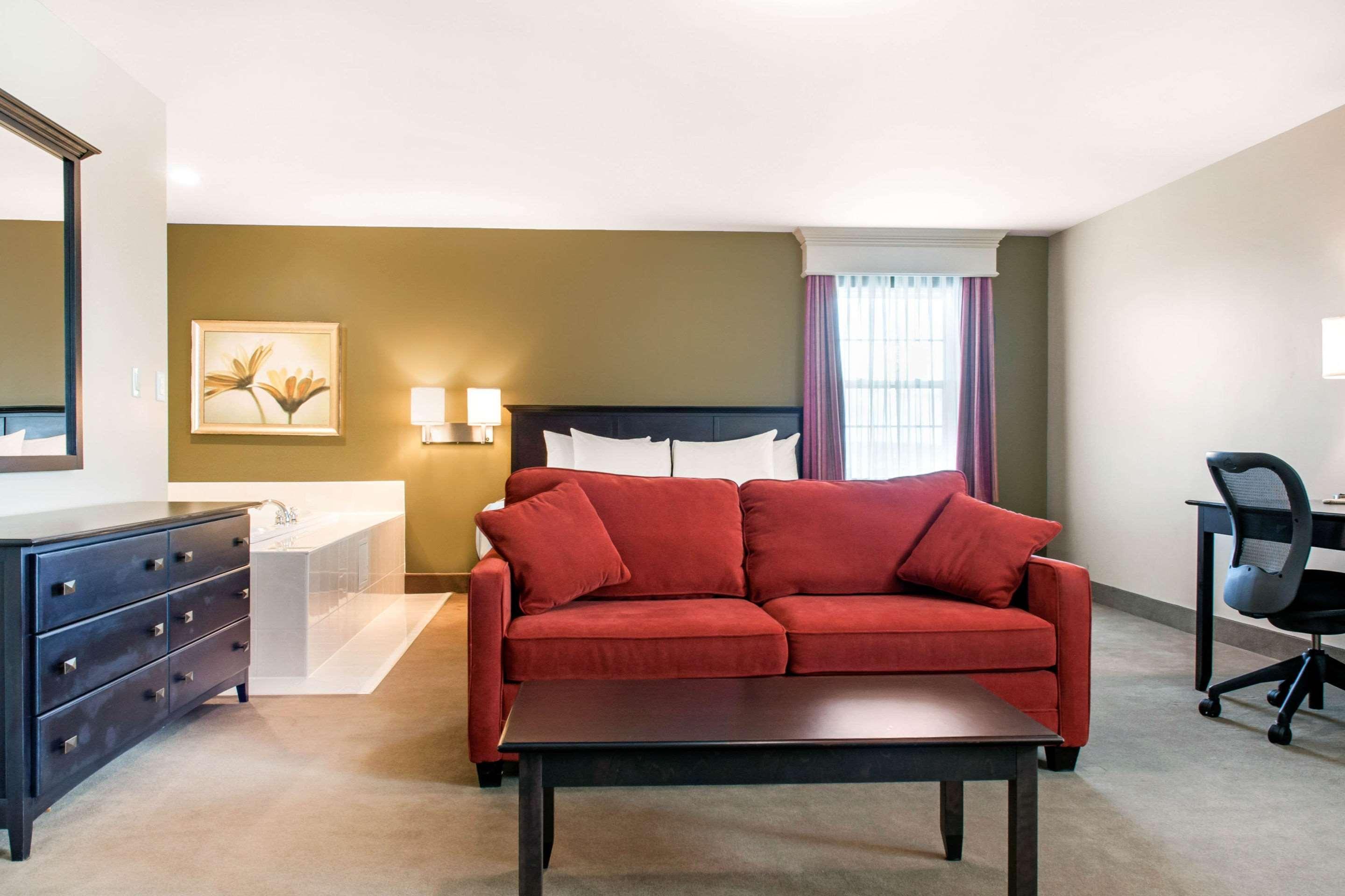 Quality Inn & Suites Quispamsis Rothesay Exterior photo