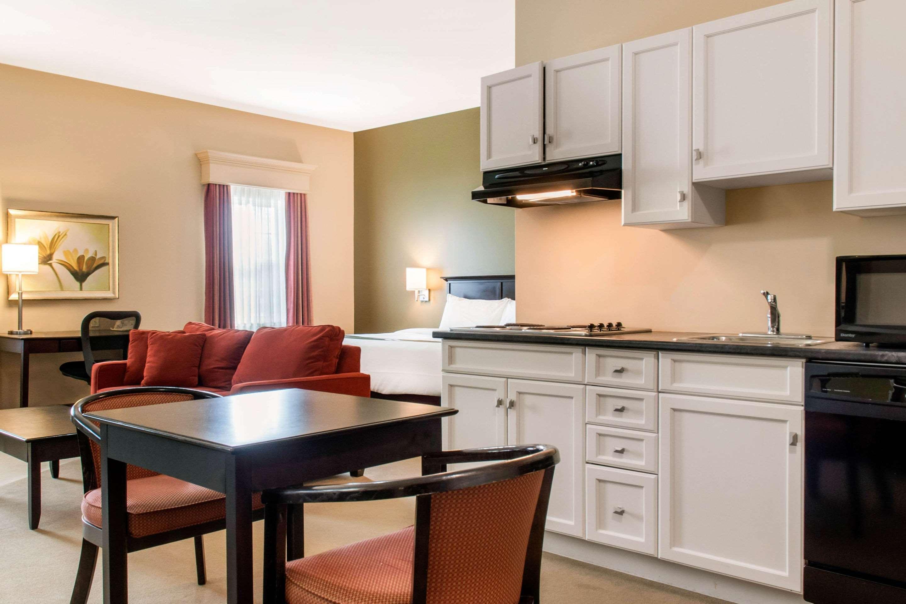 Quality Inn & Suites Quispamsis Rothesay Exterior photo
