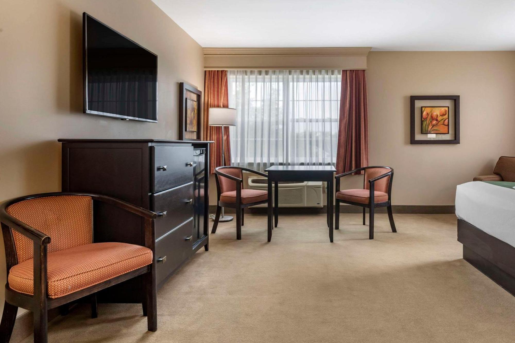 Quality Inn & Suites Quispamsis Rothesay Exterior photo