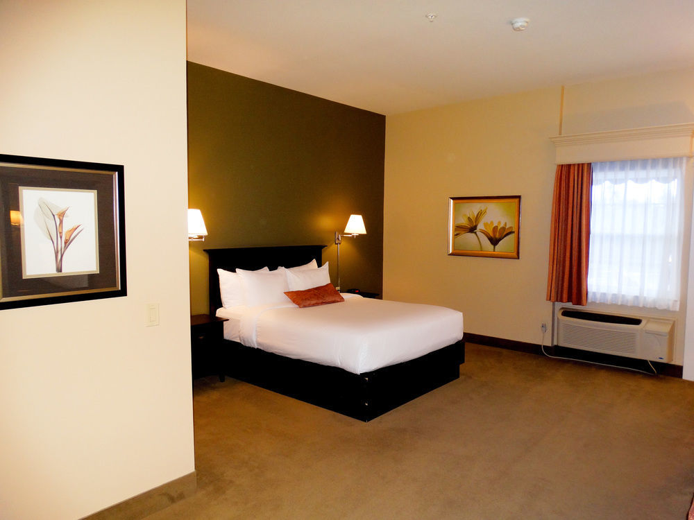 Quality Inn & Suites Quispamsis Rothesay Exterior photo