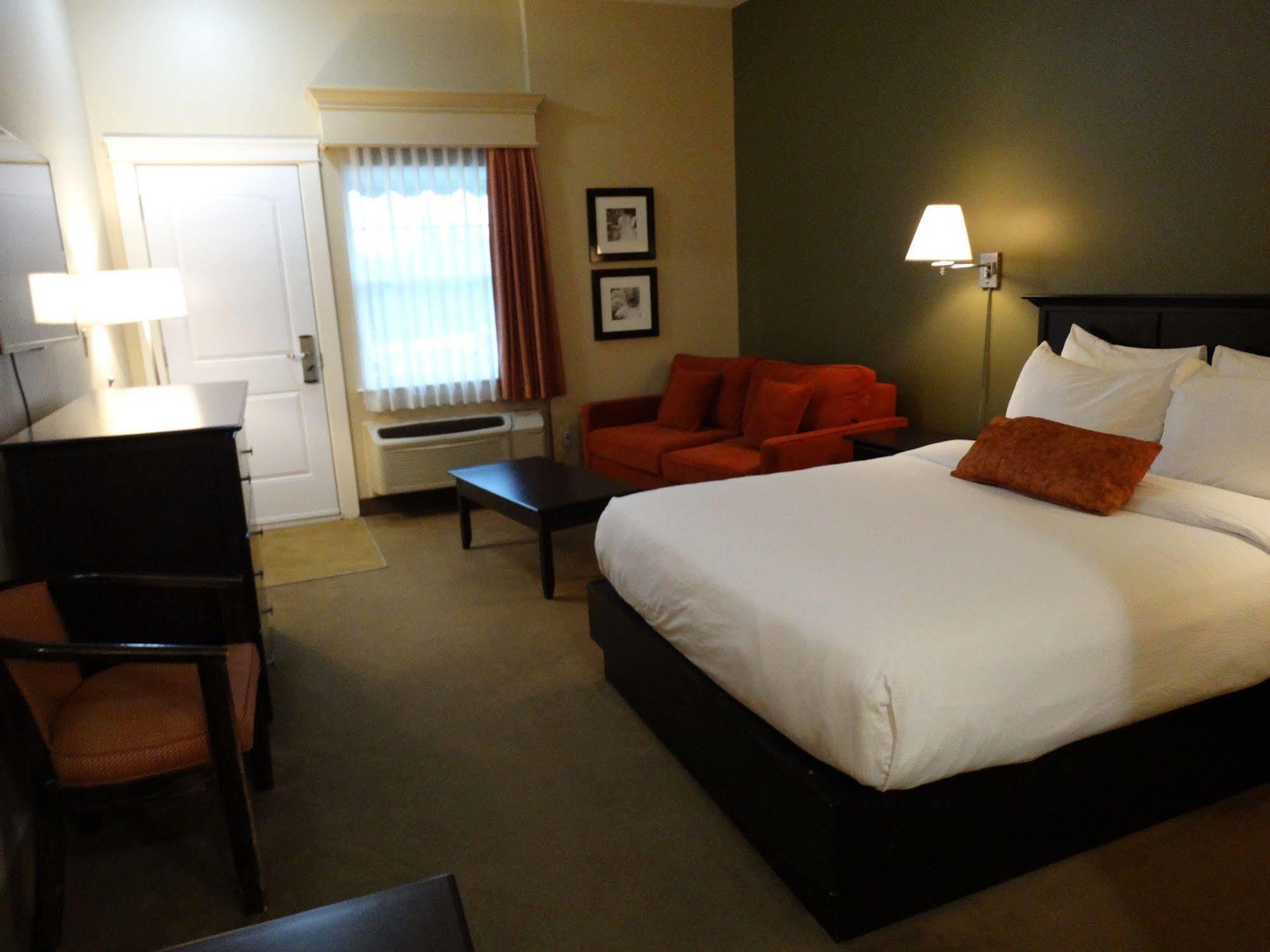 Quality Inn & Suites Quispamsis Rothesay Exterior photo